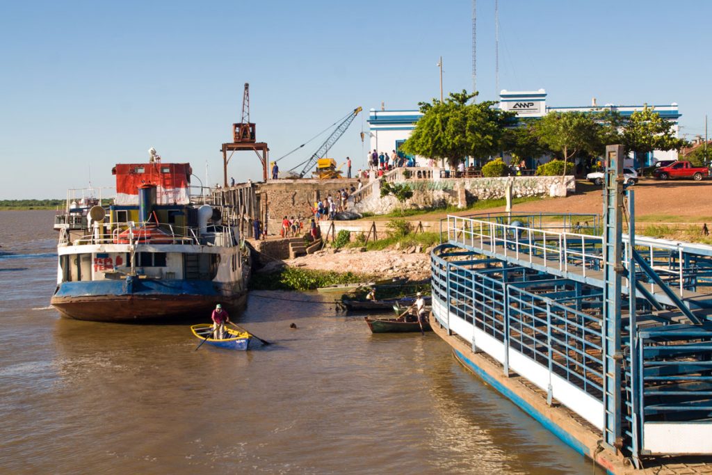 Das Schiff Santa Filomena in Conception im Chaco Paraguays