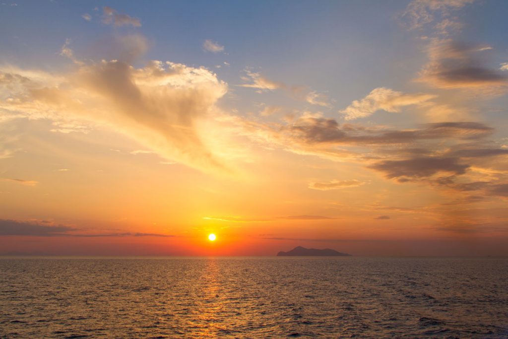 Blick von der Fähre auf Serifos