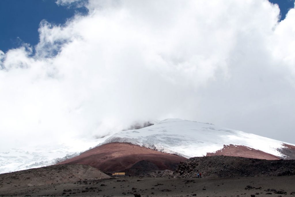 Der Gipfel des Cotopaxi in den Wolken