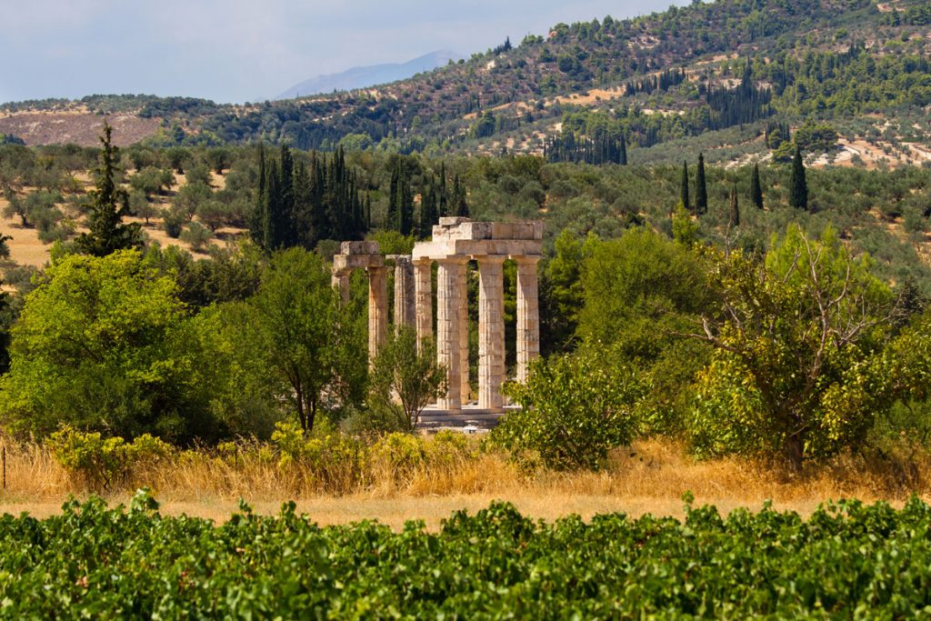 Tempel im Weinanbaugebiet vom Antiken Nemea, Griechenland