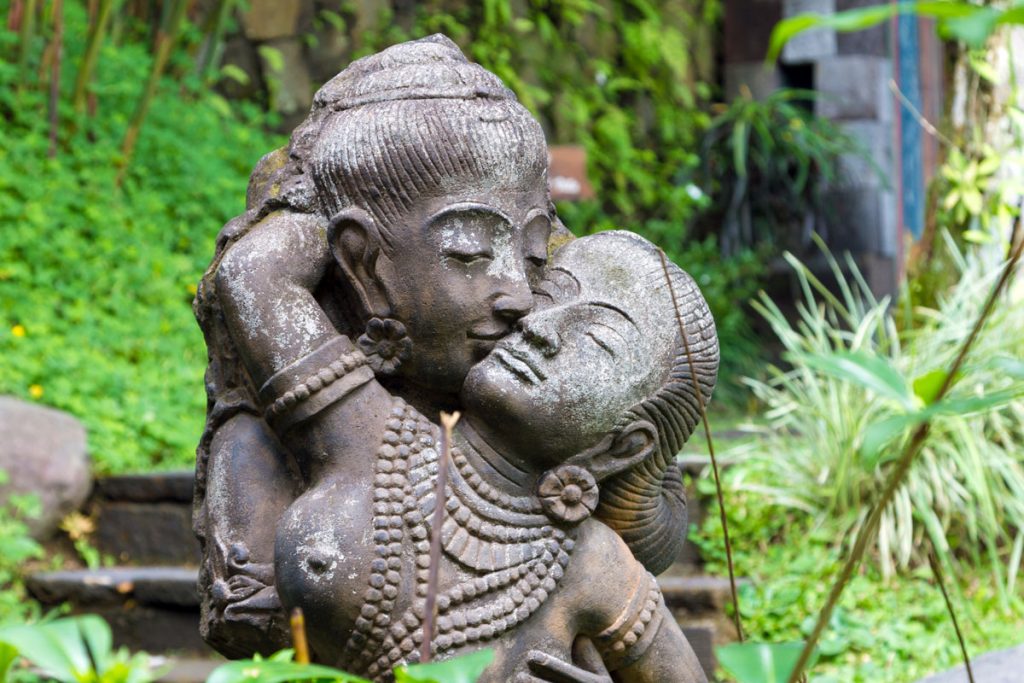 Erotische Kunst im Hotel Plataran bei Borobudur auf Java