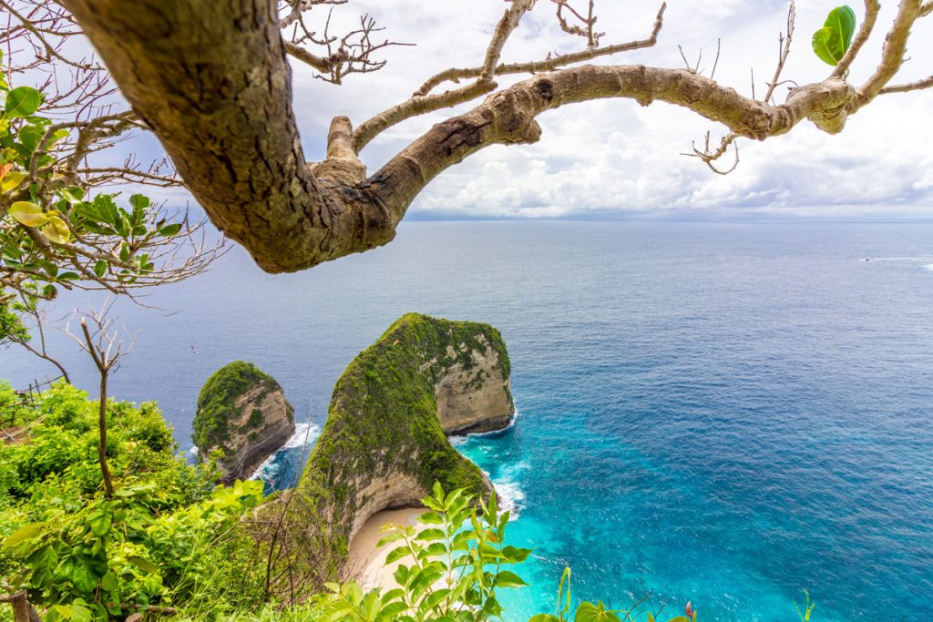 Kelingking Beach auf der Nusa Penida vor Bali als HDR