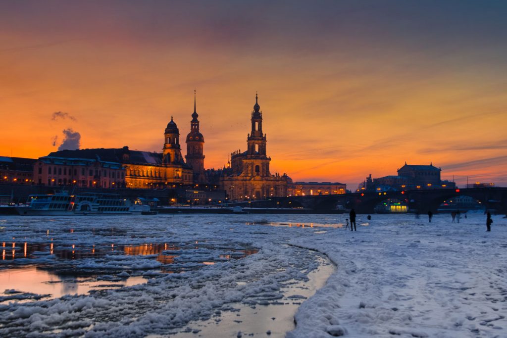 Winterlicher Blick auf Dresdens Altstadt