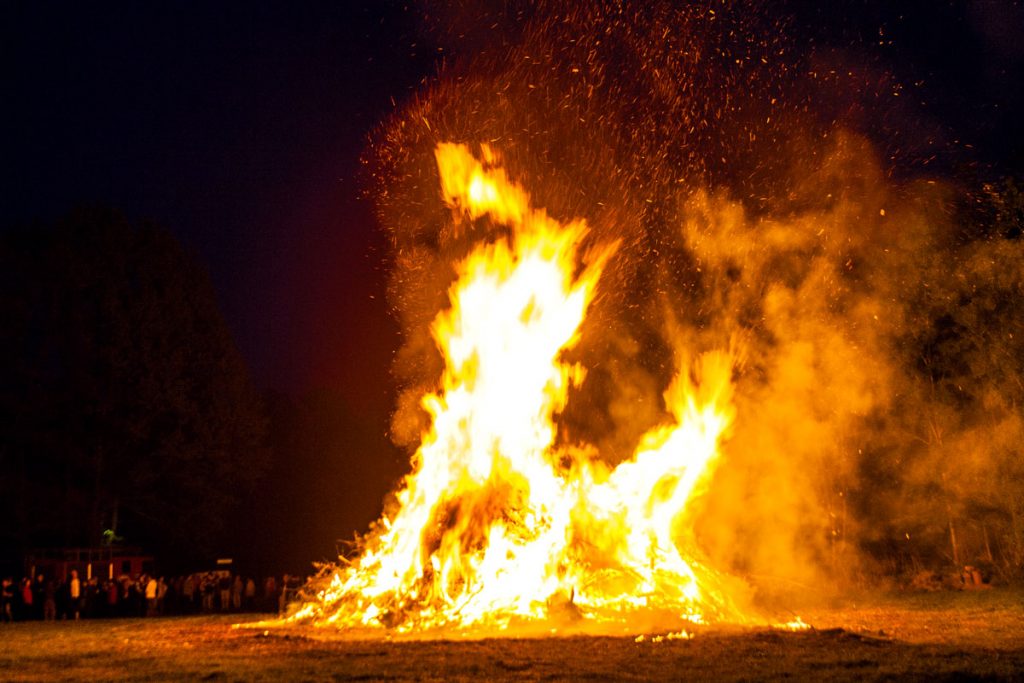 Osterfeuer in Raddusch