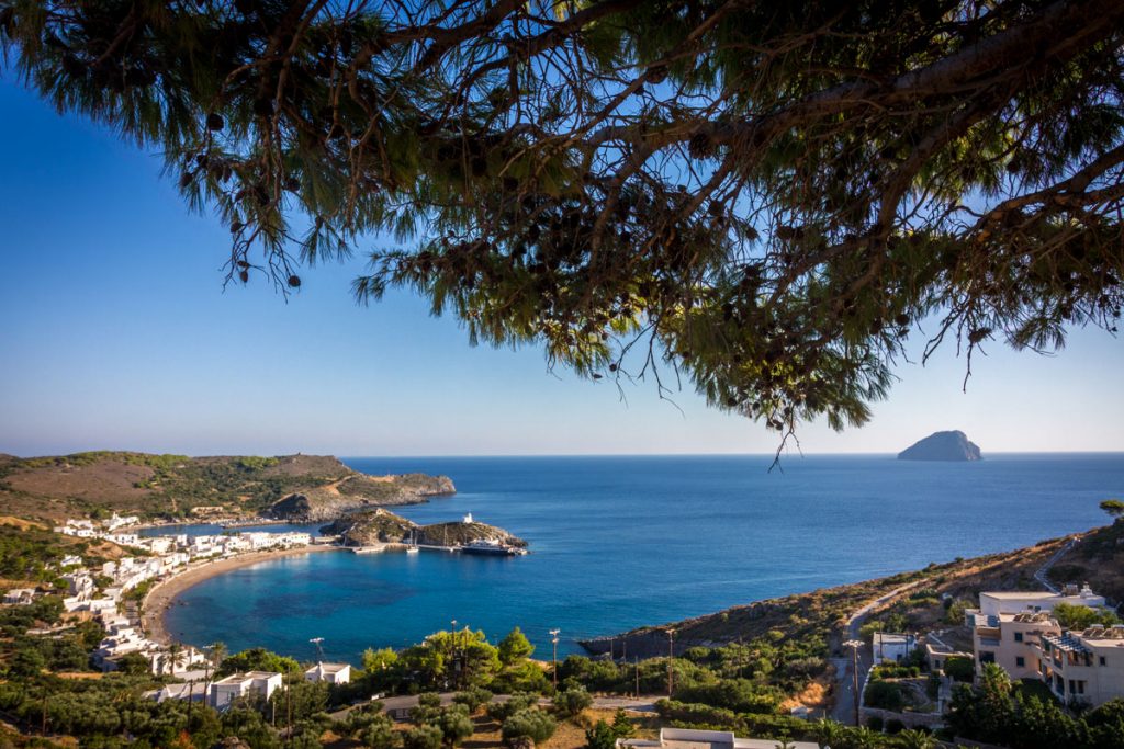 Die Doppelbucht von Kapsali auf Kythira