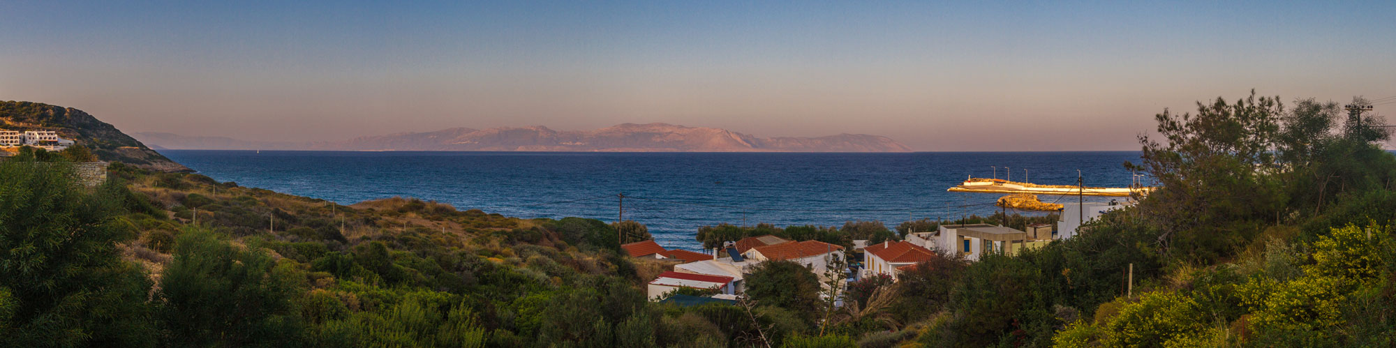 Panoramablick von Aghia Pelagia (Kythira) zum Peloponnes