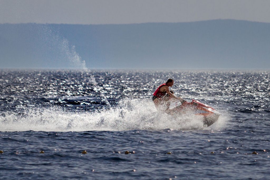 Jetski bei Baska Voda, Kroatien